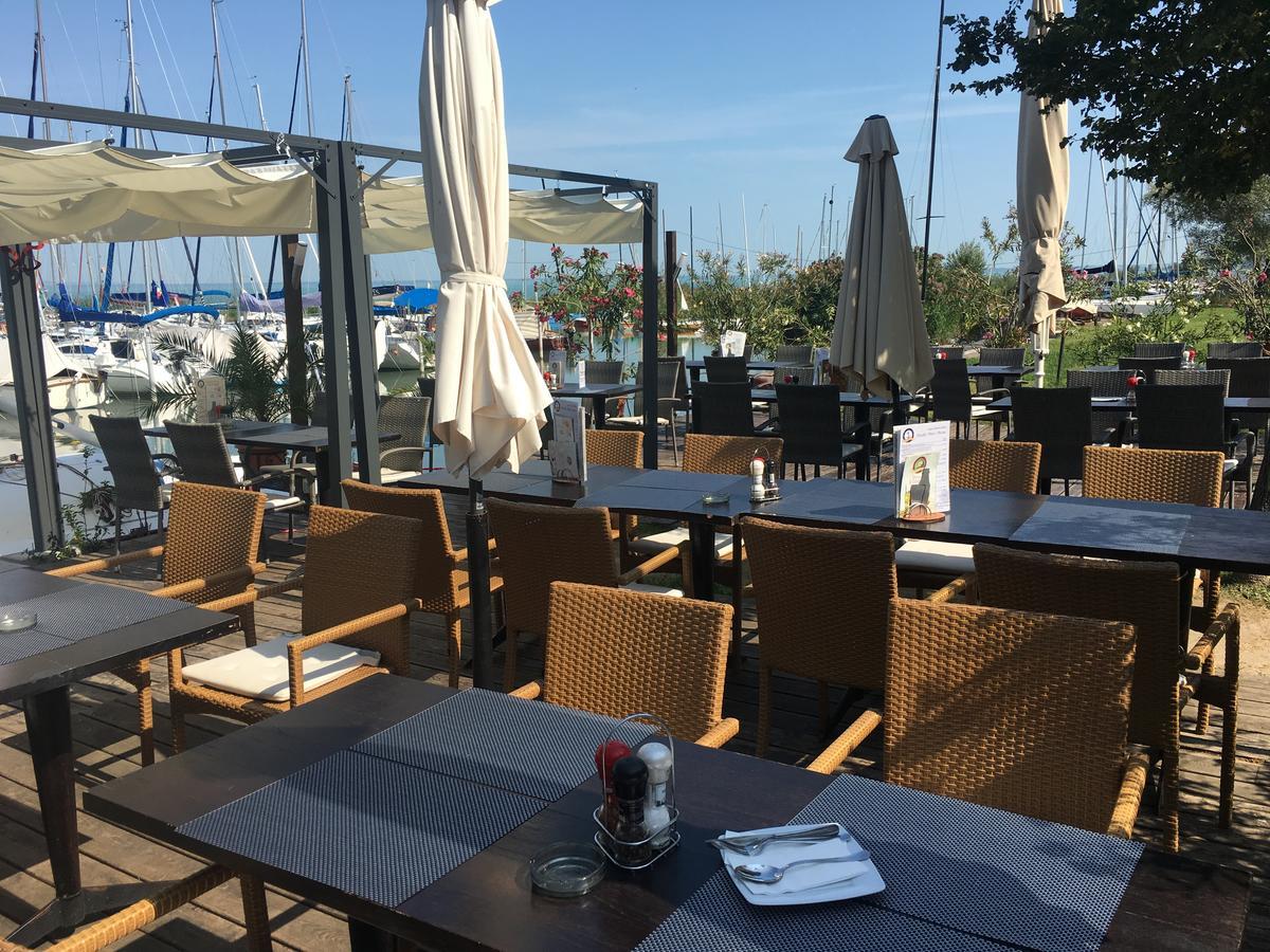שיופוק Calypso Lakeside Rooms & Lux Apartments מראה חיצוני תמונה