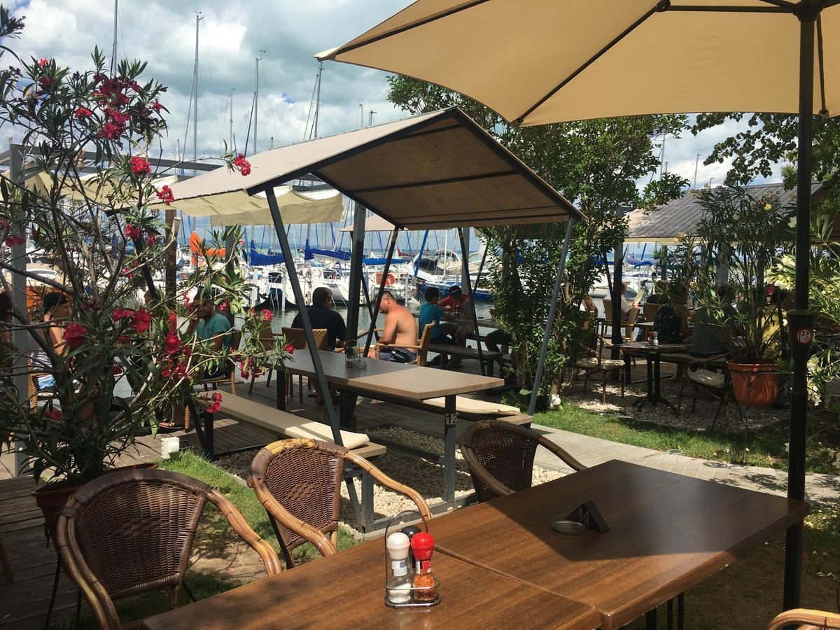 שיופוק Calypso Lakeside Rooms & Lux Apartments מראה חיצוני תמונה
