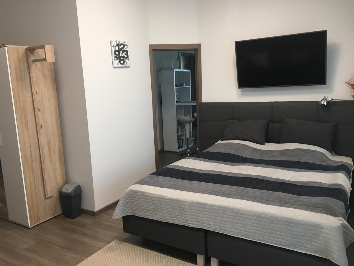 שיופוק Calypso Lakeside Rooms & Lux Apartments מראה חיצוני תמונה