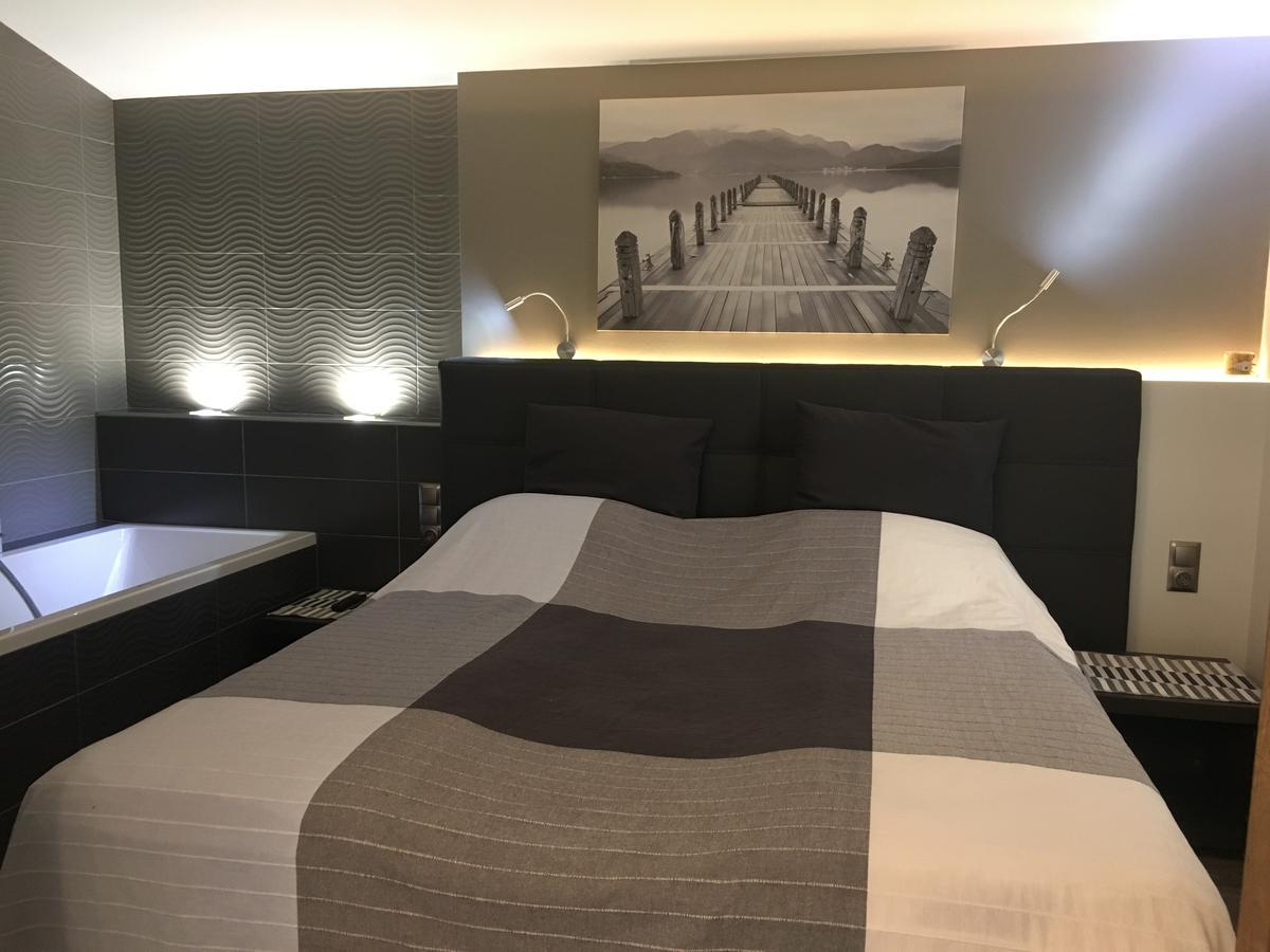 שיופוק Calypso Lakeside Rooms & Lux Apartments מראה חיצוני תמונה