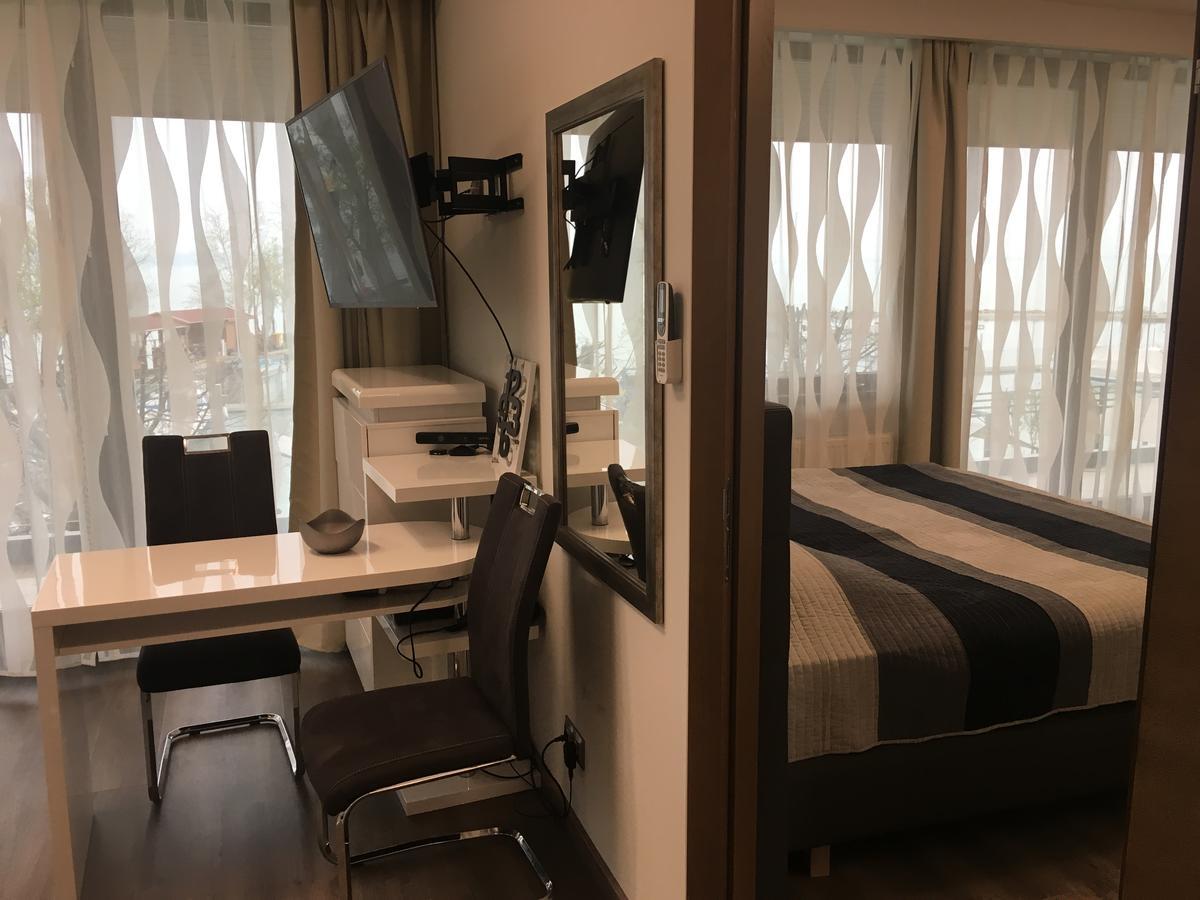 שיופוק Calypso Lakeside Rooms & Lux Apartments מראה חיצוני תמונה