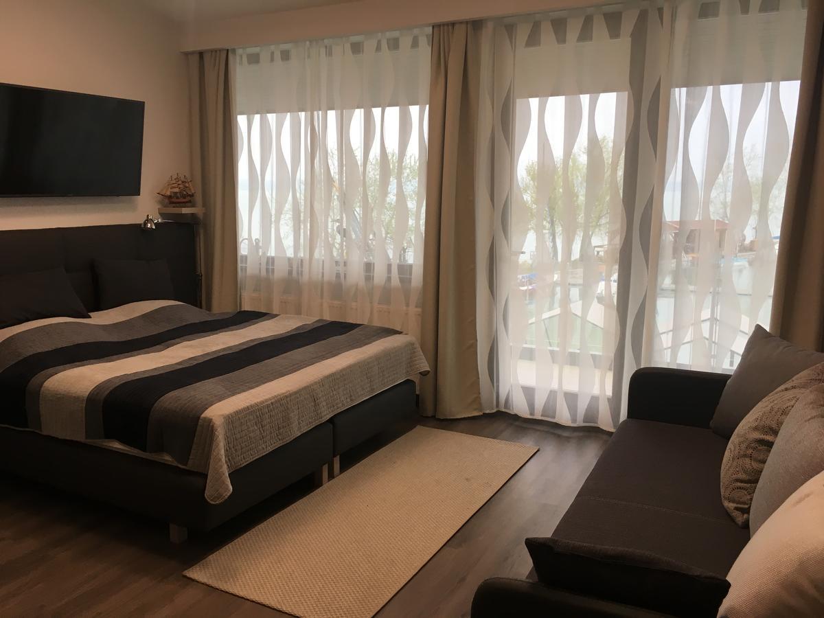 שיופוק Calypso Lakeside Rooms & Lux Apartments מראה חיצוני תמונה