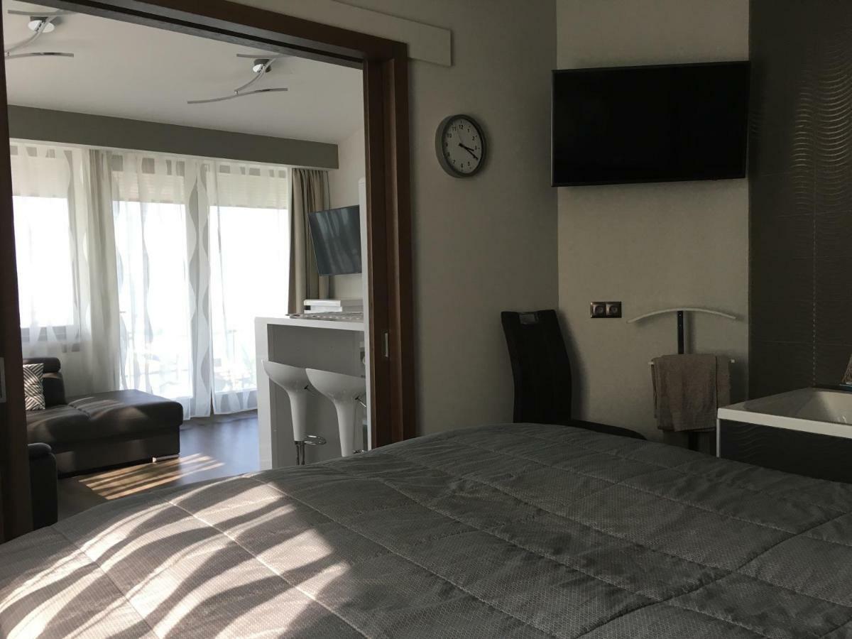 שיופוק Calypso Lakeside Rooms & Lux Apartments מראה חיצוני תמונה